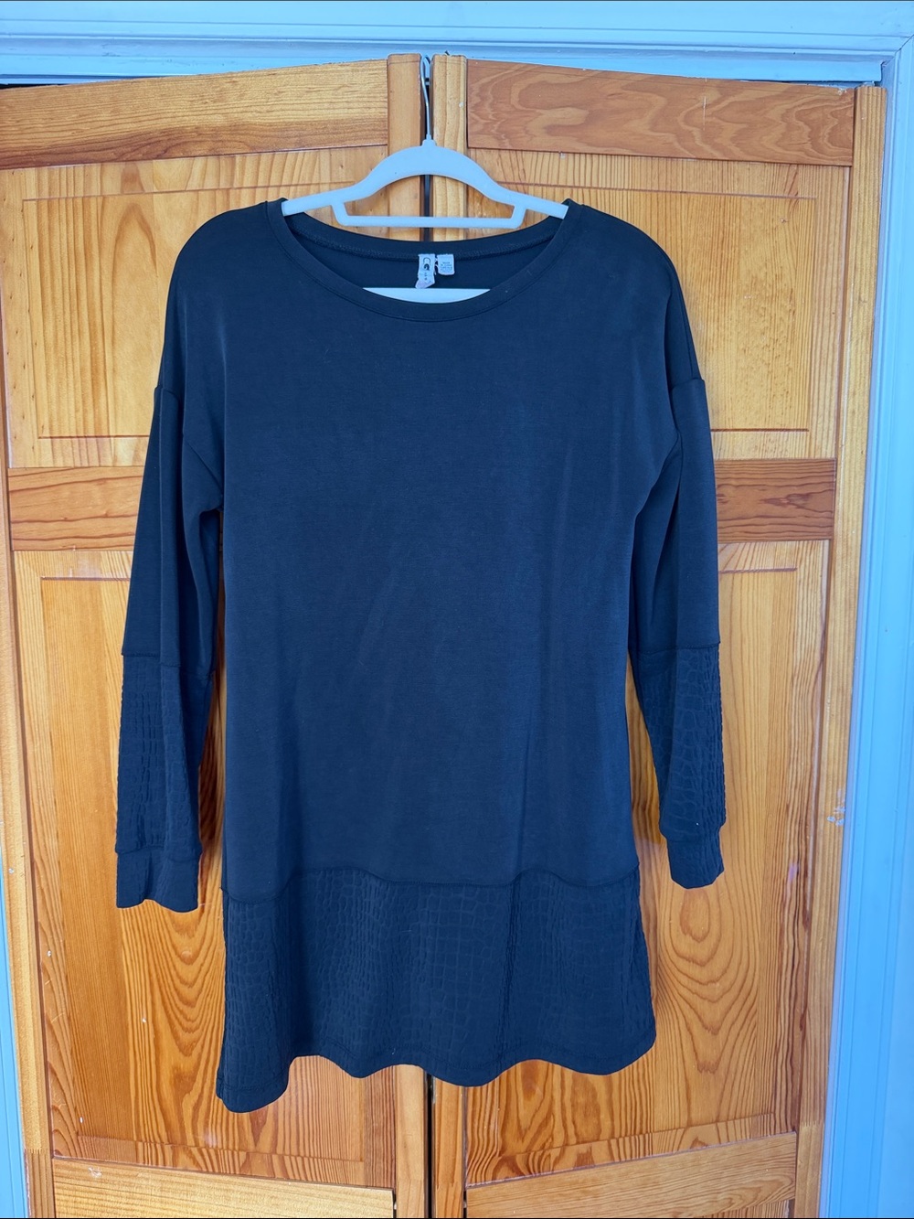 Cable & Gauge Black Knit Long Sleeve Mini Dress